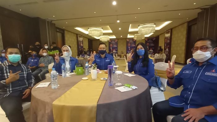 ketua-umum-partai-demokrat-agus-harimurti-yudhoyono-ahy-datangi-karawang.jpg