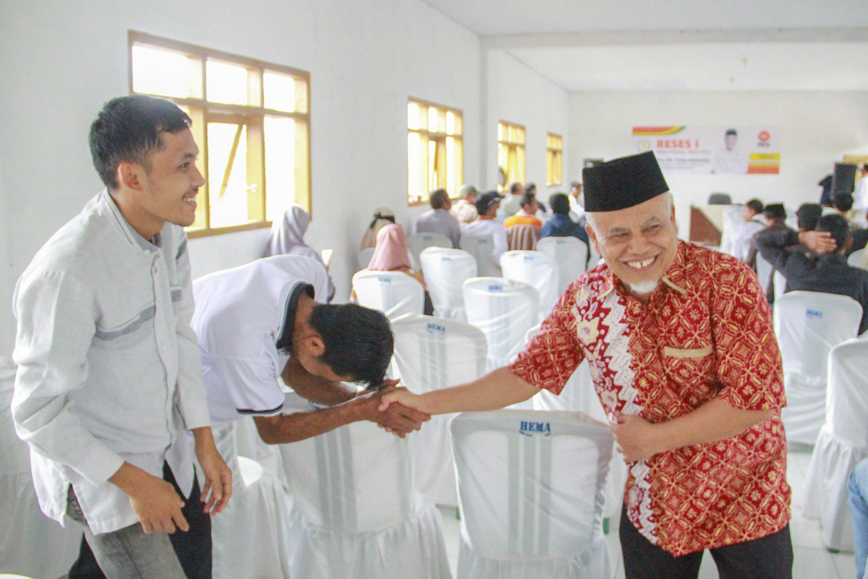 kh-tetep-saat-menutup-salah-satu-agenda-kegiatan-reses-i-tahun-sidang-2022-2023.jpg