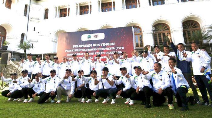 kontingen-PWI-Jabar-yang-akan-bertarung-pada-Porwanas-XIV.jpg