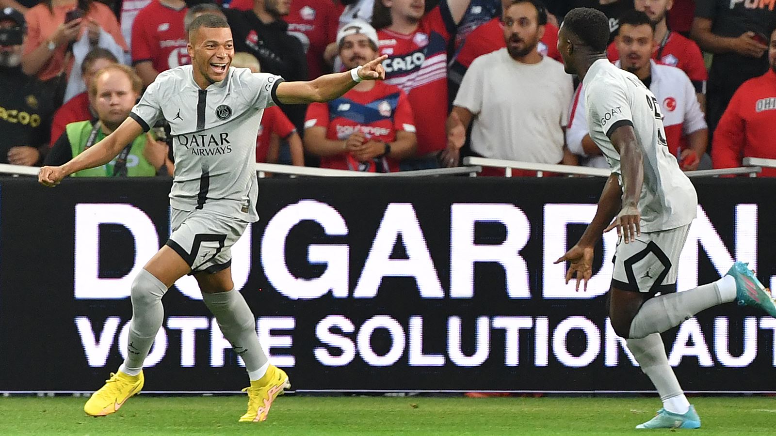 Kylian Mbappe, Neymar, dan Lionel Messi Kompak, Paris Saint-Germain Sukses Kalahkan Lille