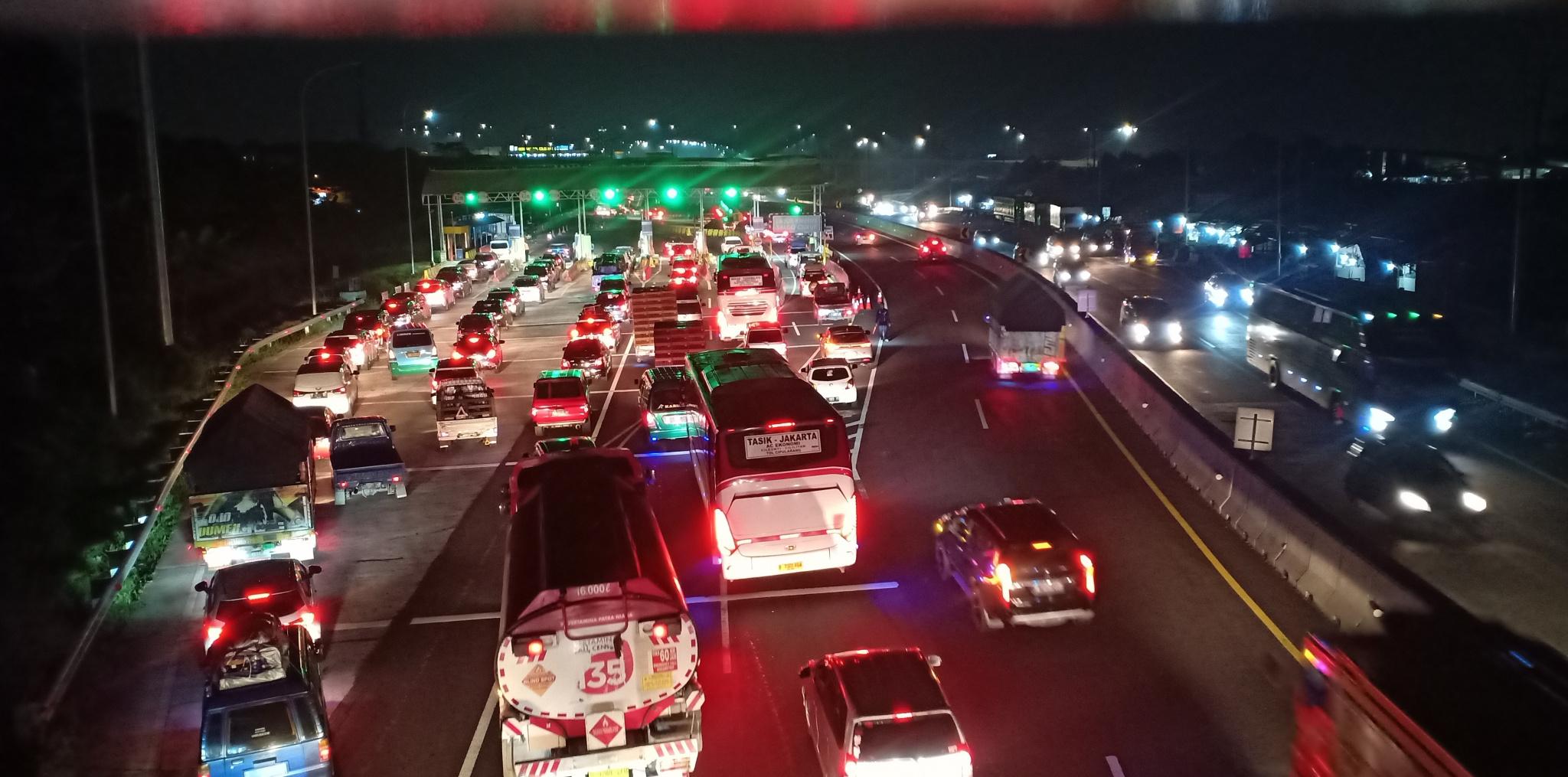 Tadi Malam Arus Lalu Lintas di Cileunyi Sudah Landai, Puncak Arus Mudik Sudah Lewat