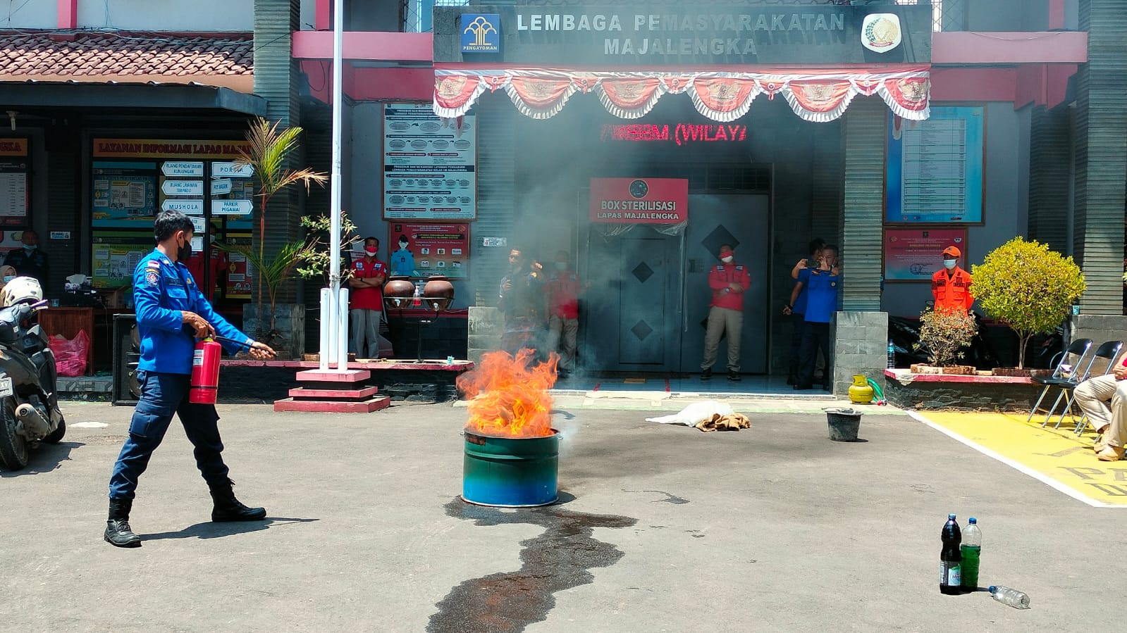 lapas-kelas-iib-majalengka-menggelar-simulasi-dan-pelatihan-pemadaman-api.jpg