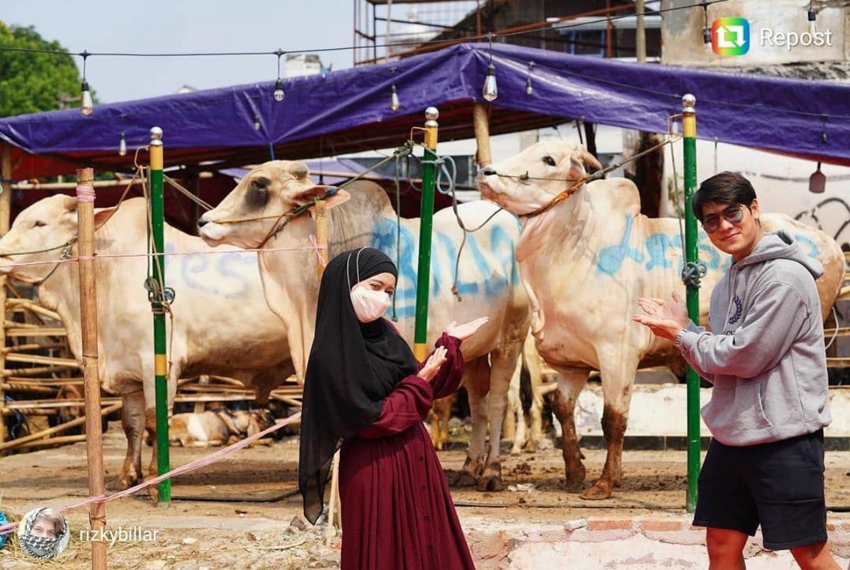 lesti-dan-rizky-billar-berkurban-bersama.jpg