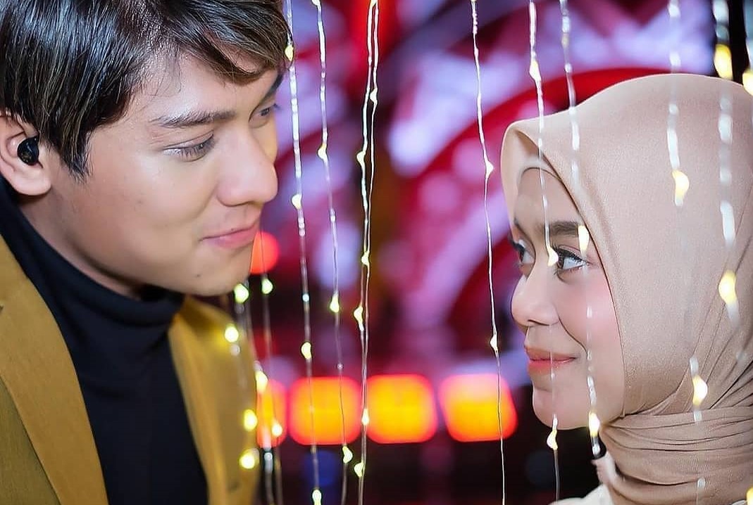 lesti-dan-rizky-billar-memandangmu.jpg