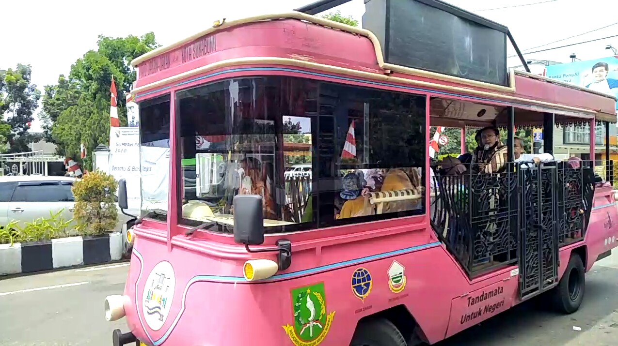 libur-panjang-cuti-bersama-warga-di-kota-sukabumi-ramai-ramai-naik-bus-tayo.jpg