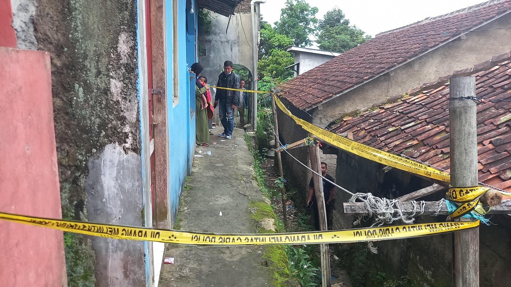 lokasi-korban-keluar-dari-kamar-adiknya.jpg