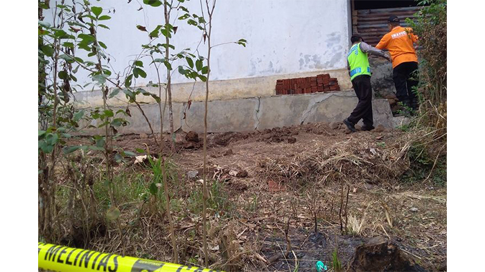 Cangkul Tanah di Belakang Rumah, Rasman Temukan 4 Tengkorak Manusia di Desa Pasinggangan