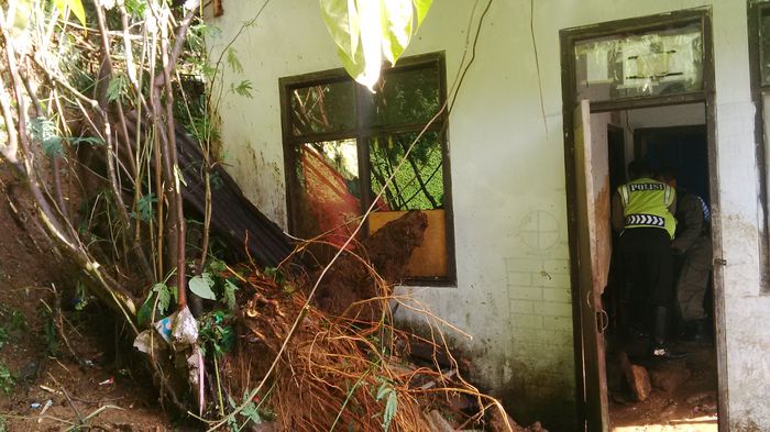 Longsor Timbun 5 Rumah, 7 Warga Kintamani Jadi Korban