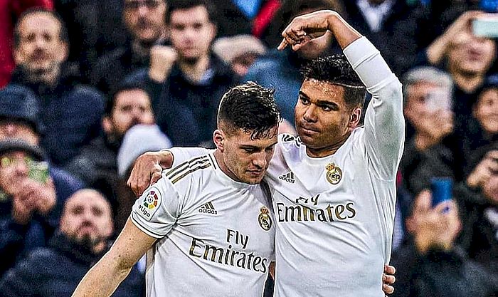 luka-jovic-dan-casemiro-pemain-real-madrid.jpg