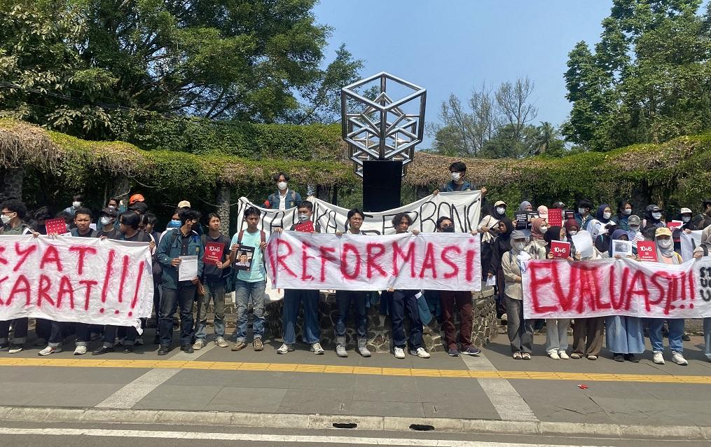 mahasiswa-ITB-demo-di-Bandung-176.jpg