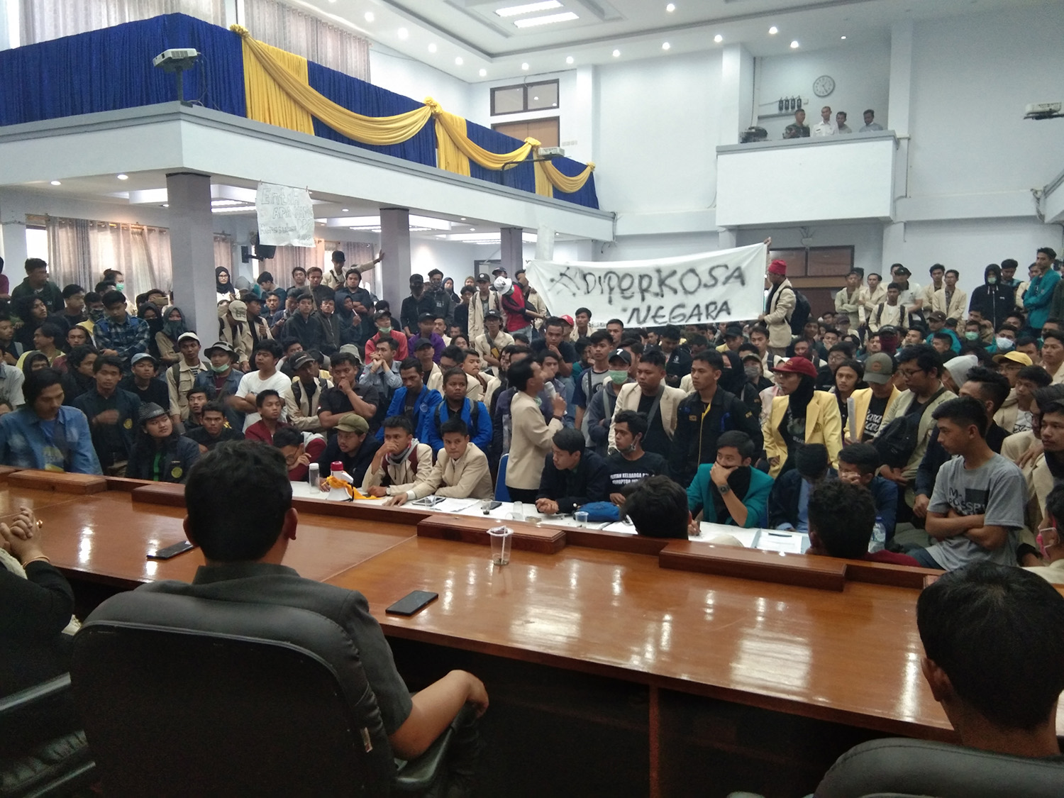 Ketua DPRD Sedang Berduka, Tak Bisa Temui Mahasiswa, Mahasiswa: Rakyat Indonesia Juga Sedang Berduka