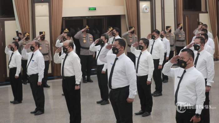 mantan-pegawai-kpk-mengikuti-pelantikan-menjadi-asn-polri.jpg
