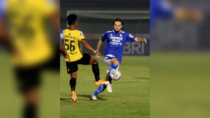 marc-klok-persib-vs-barito.jpg