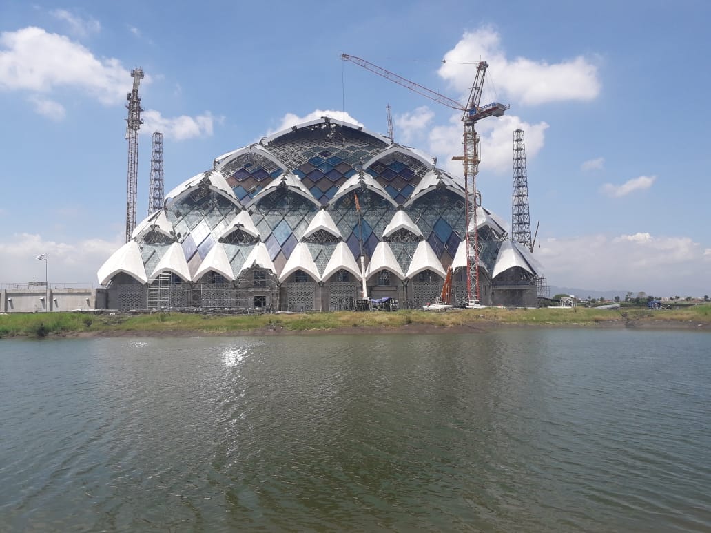 masjid-al-jabbar-bandung-masjid-terapung-bandung.jpg