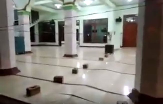 Heboh, Lantai Masjid di Jepara Tiba-tiba Bergelombang Viral di Media Sosial, Warganet Buru Komentar