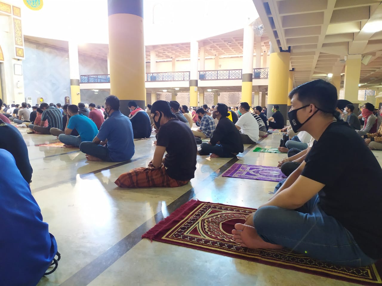 masjid-raya-bandung-salat-jumat-pertama.jpg