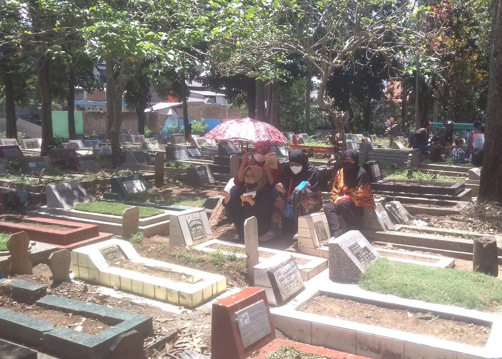 Tata Cara Ziarah Kubur dan Bacaan Doanya dalam Bahasa Arab dan Latinnya