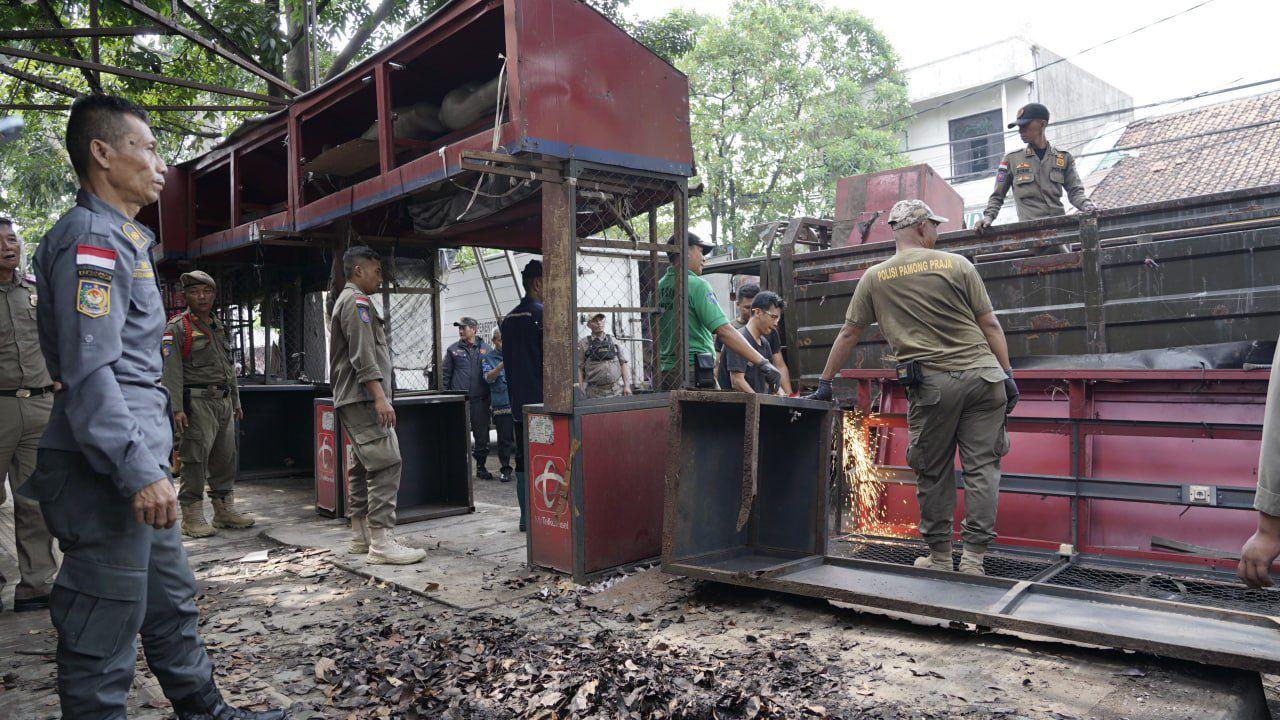 11 Kios PKL di Cicadas Bandung Dibongkar Satpol PP, Lokasinya Bakal Jadi Koridor BRT