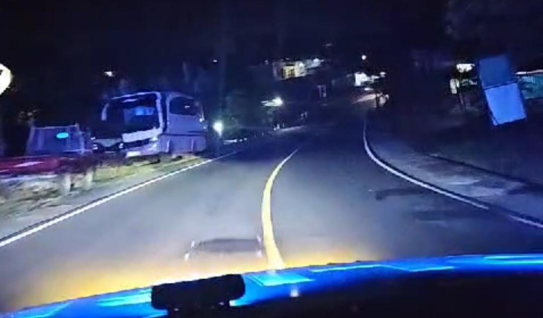 mengawal-pemudik-di-jalur-Limbangan-arah-Tasikmalaya.jpg