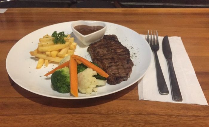 menu-sirloin-steak-di-kedai-blw-coffee_20180719_195905.jpg