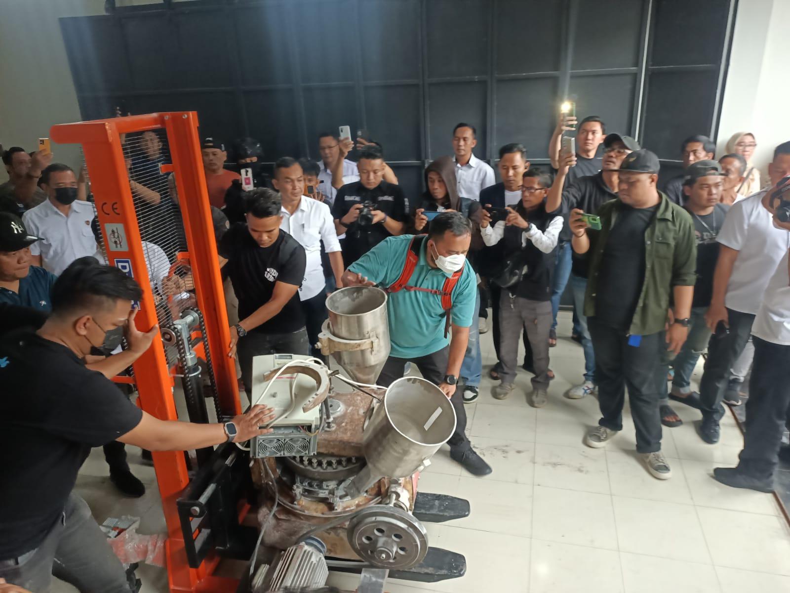 mesin-pembuatan-obat-keras-yang-berlokasi.jpg