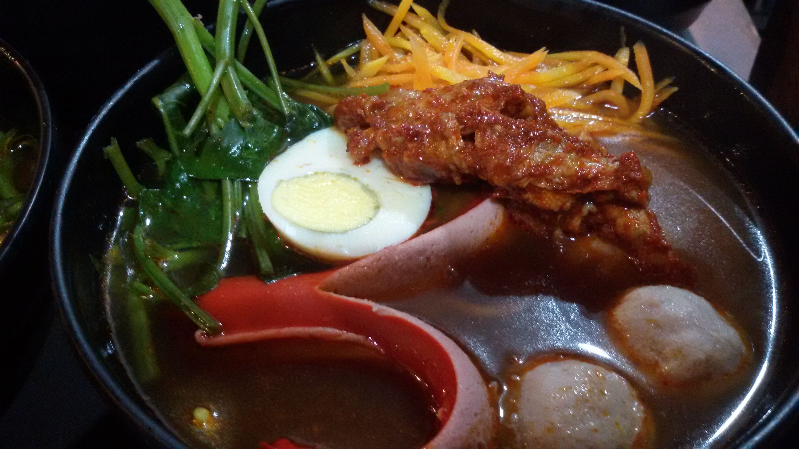 Aneka Isian Lezat dalam Semangkuk Mie Merapi