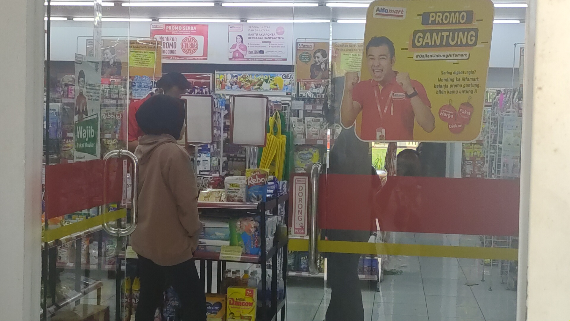 minimarket-di-jatipamor-majalengka-dibobol-maling.jpg
