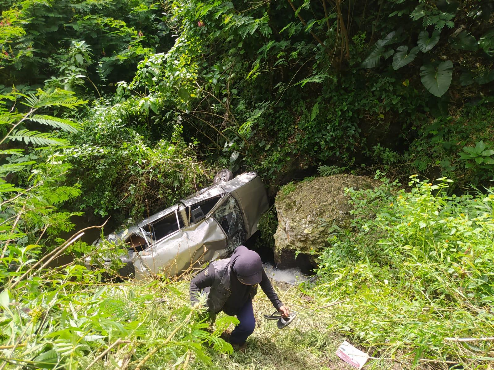 Mobil Bawa Satu Keluarga Masuk Jurang di KBB hingga 3 Orang Meninggal, Polisi Ungkap penyebabnya