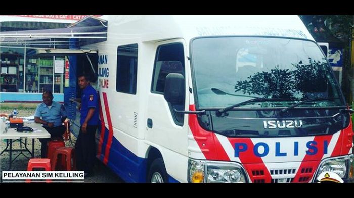 mobil-sim-keliling-polrestabes-bandung-instagram-simrestabesbdg1_20170928_102453.jpg
