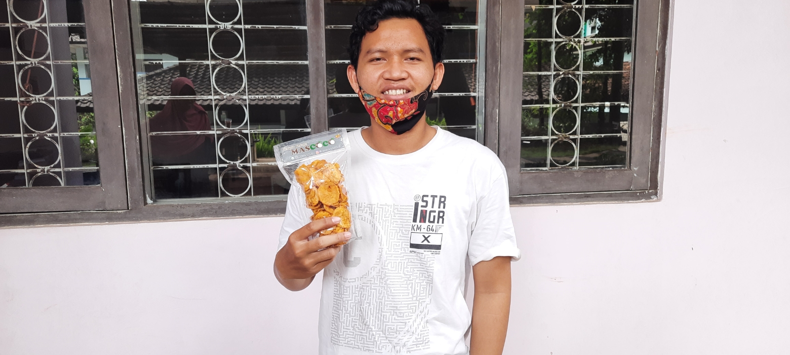 Kisah Pengusaha Web Iklan Kosan di Jatinangor Terpuruk karena Covid-19, Kini Jualan Keripik Kelapa