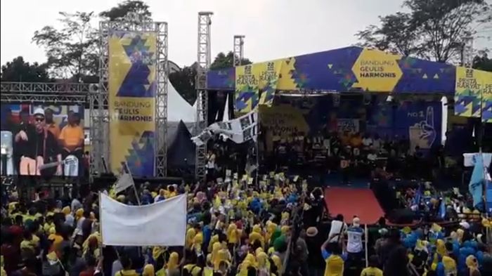 musisi-pop-sunda-doel-sumbang-menghibur_20180423_152440.jpg