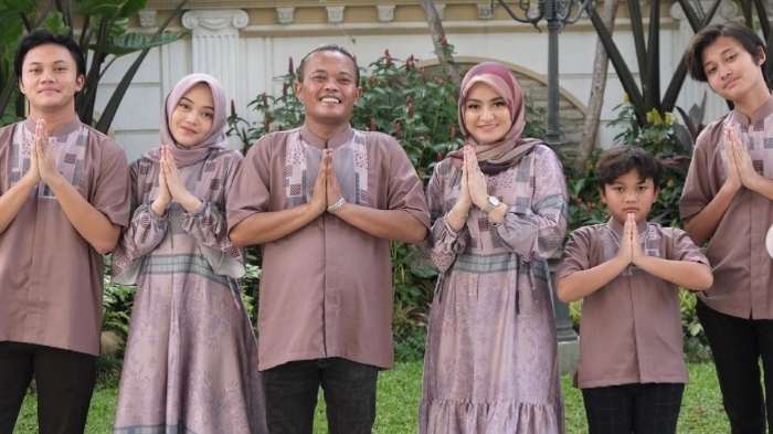 nathalie-holscher-dengan-anak-anak-sule-termasuk-rizky-febian.jpg