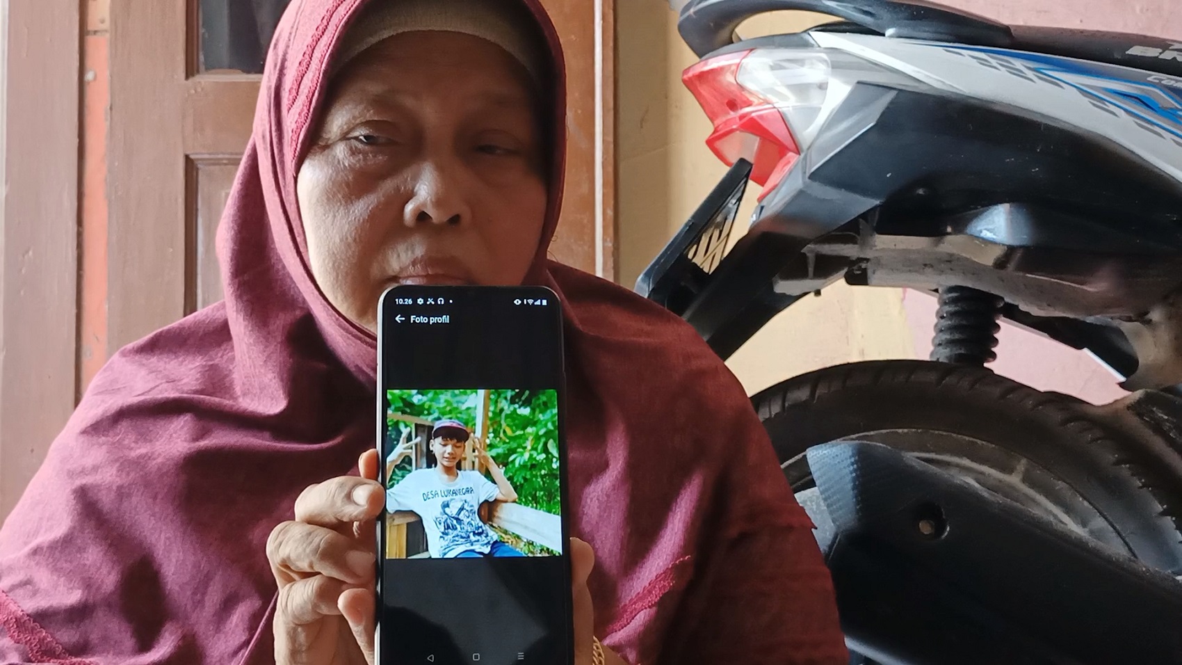 nur-aeni-48-saat-menunjukan-foto-cucunya-yang-dilaporkan-hilang.jpg