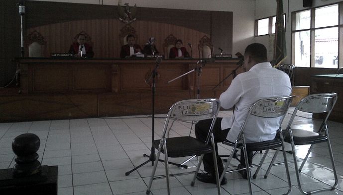 ojang-mantan-bupati-subang-dituntut-9-tahun_20161215_155709.jpg