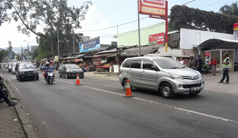 Kesal Kena 'One Way' saat ke Lembang? Ini Alasan Polisi Terapkan Sistem 'One Way' di Jalur Ramai