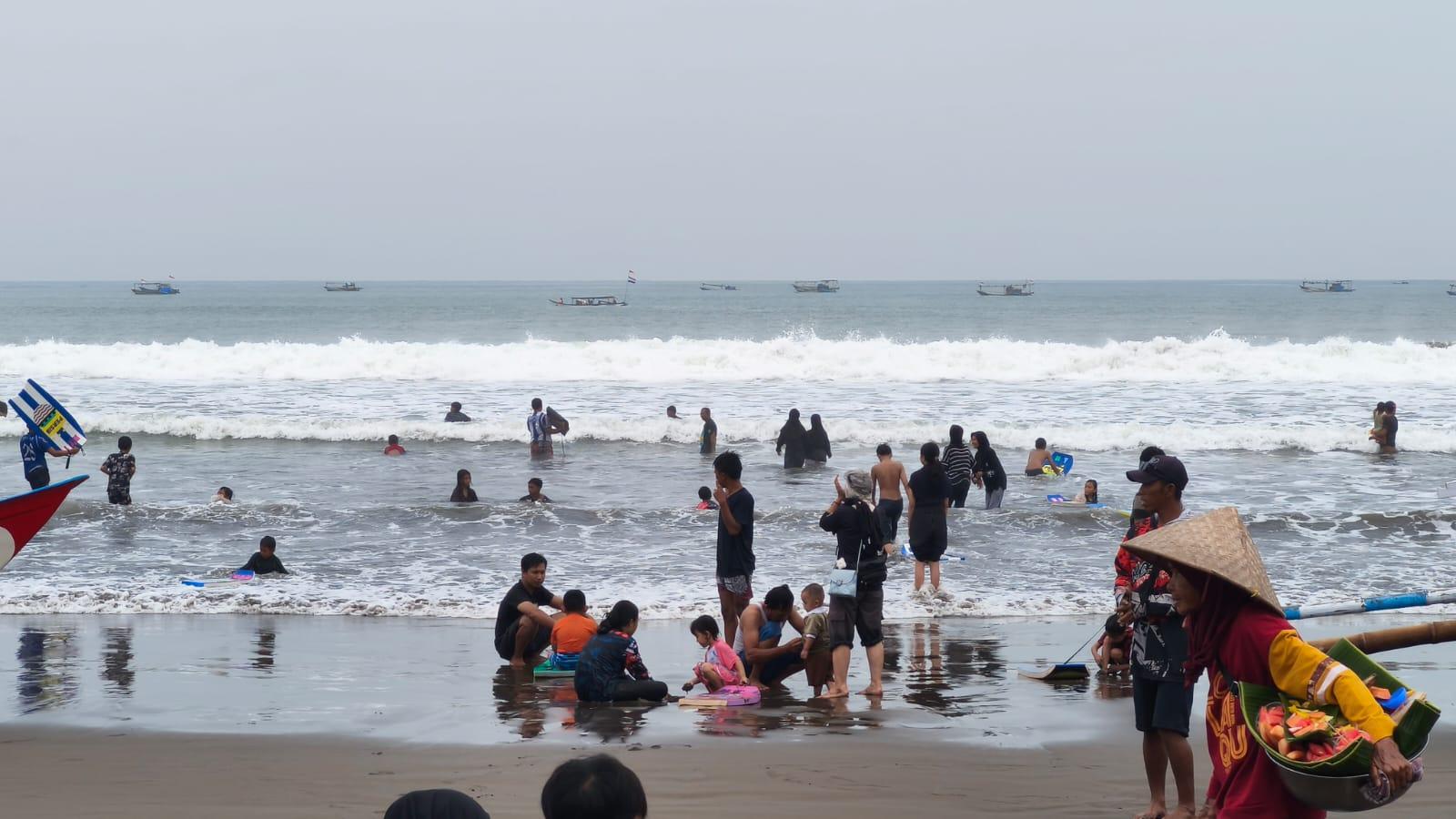 pantai-barat-pangandaran-hari-ini.jpg