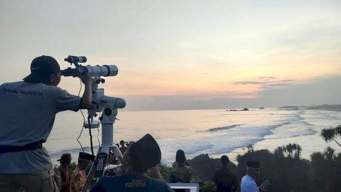 pantau-hilal-Pangandaran-1.jpg