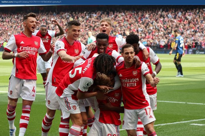 para-pemain-arsenal-merayakan-gol-ke-gawang-manchester-united-2342022.jpg