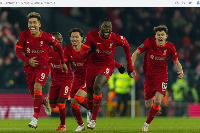 para-pemain-liverpool-merayakan-kemenangan-di-piala-liga-inggris.jpg