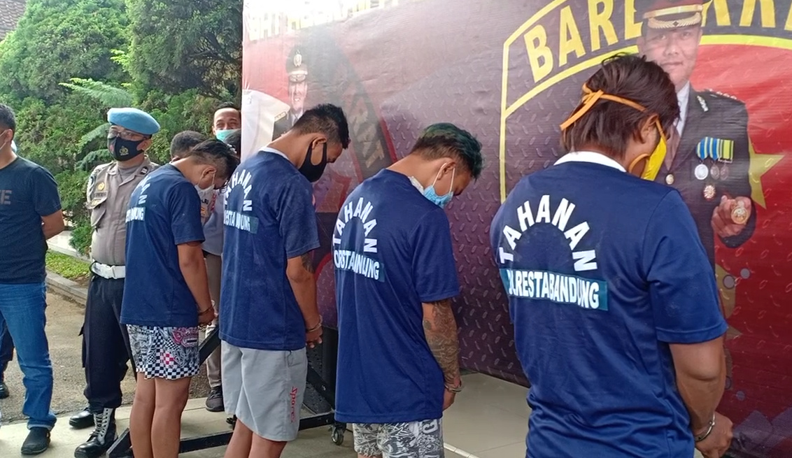 para-pembunuh-adang-suganda-diciduk-korban-alami-50-luka-tusukan-motifnya-ternyata-seperti-ini.jpg