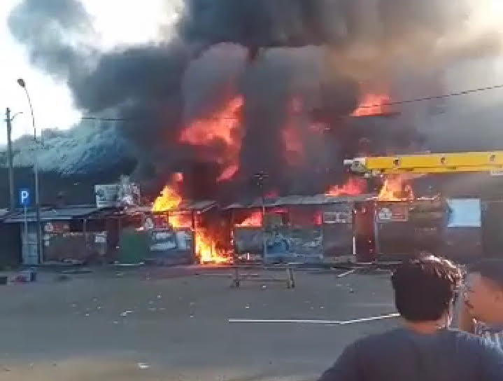 pasar-ciawi-di-tasikmalaya-terbakar.jpg