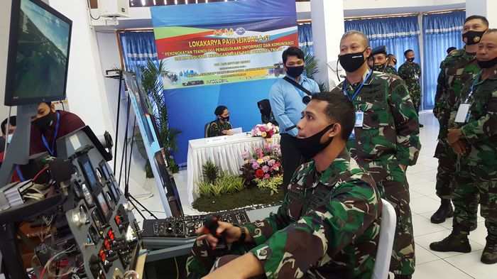 pasis-seskoau-coba-alat-simulasi-penerbangan.jpg