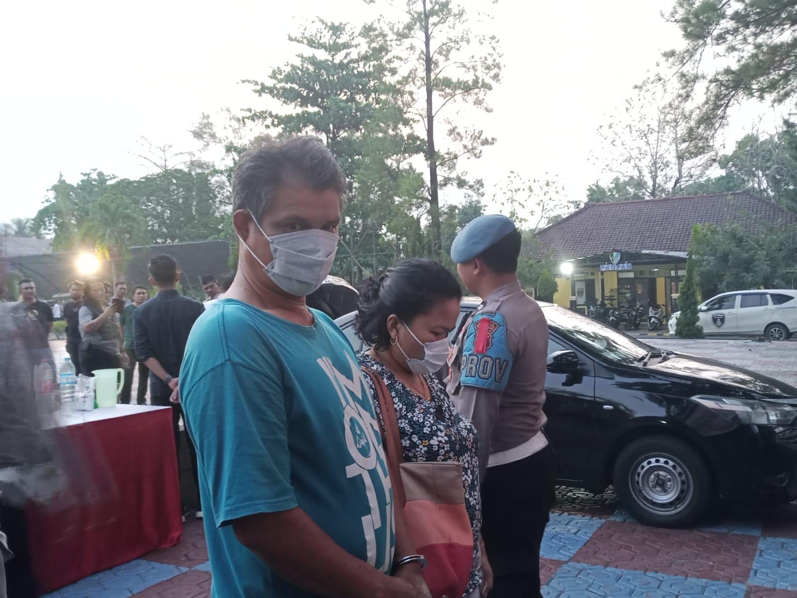 Pasutri Pembuat Minuman Keras Maut Kabur karena Ketakutan, Kini Ditahan di Polres Subang