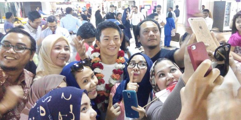 Rio Haryanto Tiba di Bahrain, Warga Indonesia Menyambut Hangat