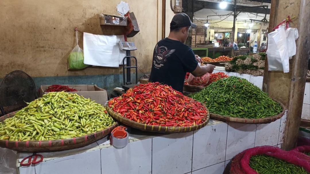 pedagang-cabai-di-cirebon-bingung-harga-baik.jpg