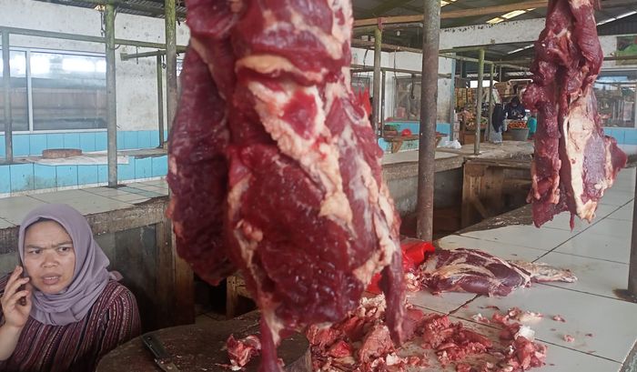 pedagang-daging-di-pasar-sehat-cileunyi-dadah-42.jpg