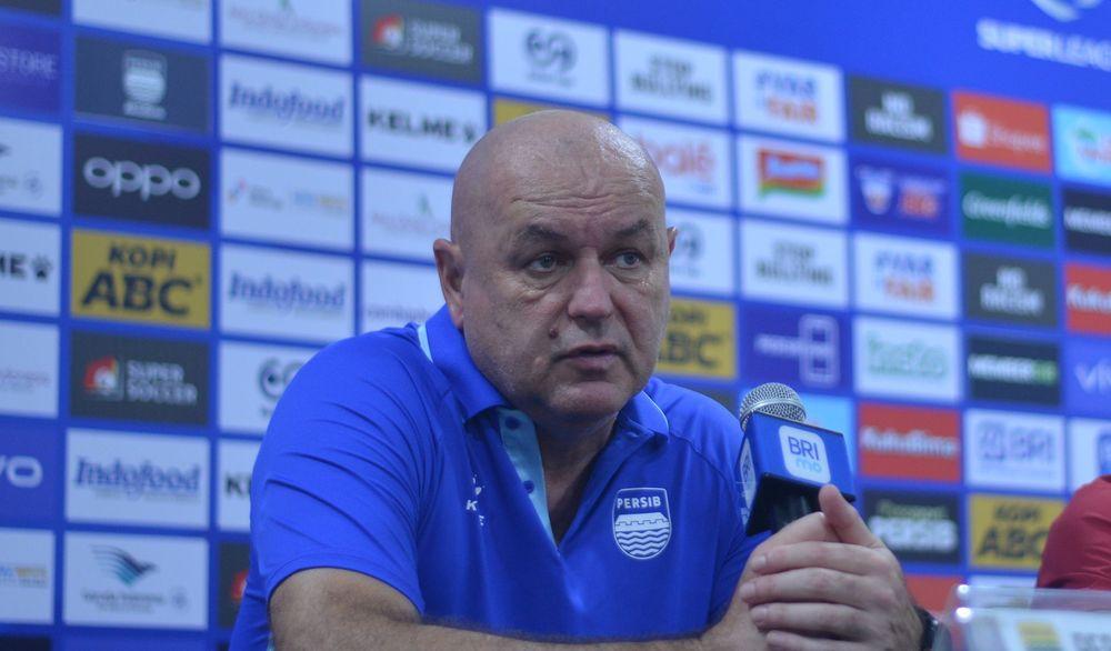 Absen saat Persib Bandung vs PSM Makassar, Bojan Hodak Tak Gentar, Percaya Igor Tolic Bisa Gantikan