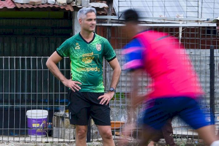 pelatih-rans-nusantara-fc-rodrigo-santana-12.jpg
