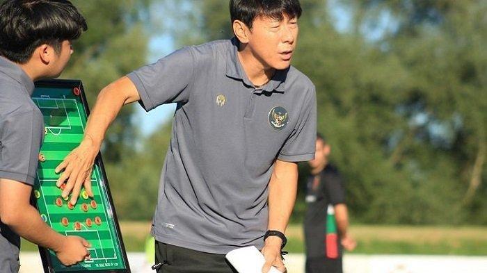 pelatih-timnas-indonesia-u-22-shin-tae-yong-33.jpg