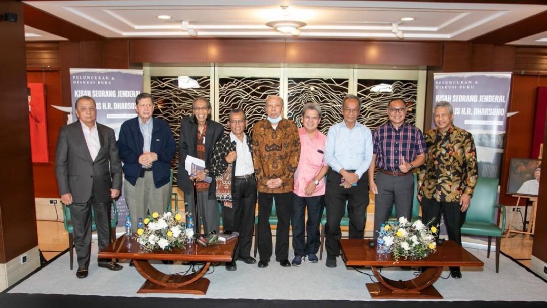 Buku Kisah Seorang Jenderal Idealis H R Dharsono, Dari Jadi Pangdam dan Duta Besar Hingga Dipenjara